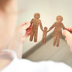 Czy samotna matka może adoptować dziecko? Wszystko o prawach i procedurach adopcyjnych