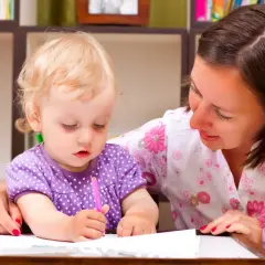 Czy urlop wychowawczy wlicza się do emerytury? Sprawdź, co tracisz!