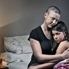 Jak dostać się do domu samotnej matki? Wymagania, dokumenty i pomoc krok po kroku