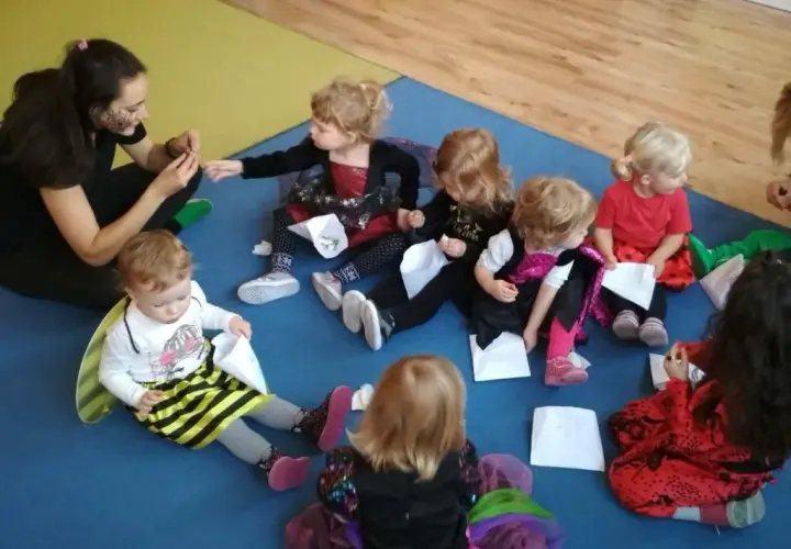 Jak wygląda kurs opiekunki w żłobku? Wszystko, co musisz wiedzieć o szkoleniu