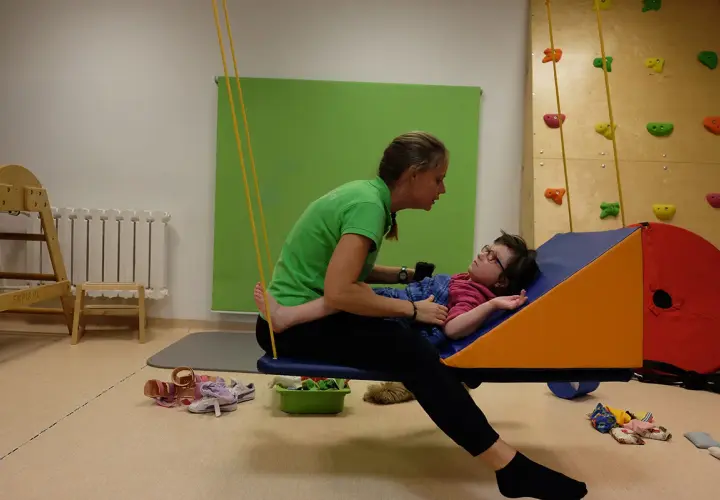 Ile zarabia terapeuta integracji sensorycznej? Zaskakujące fakty o wynagrodzeniach