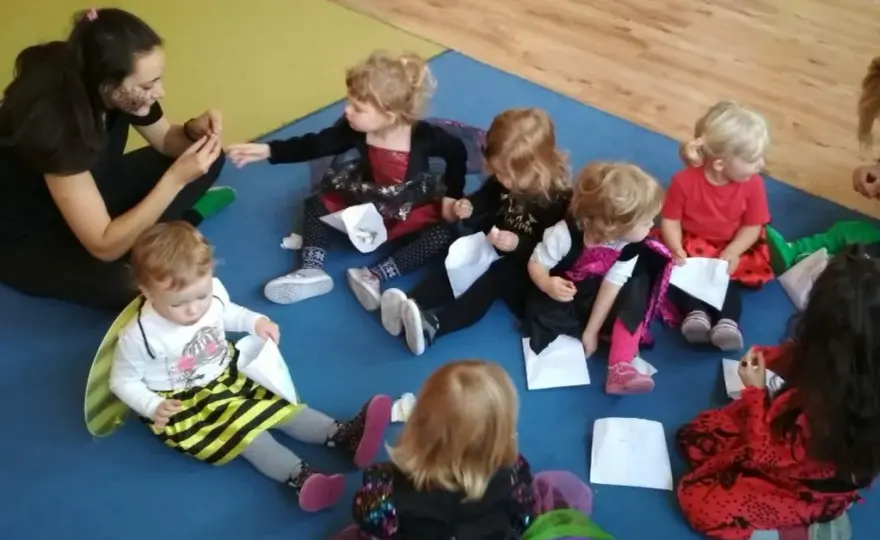 Jak wygląda kurs opiekunki w żłobku? Wszystko, co musisz wiedzieć o szkoleniu