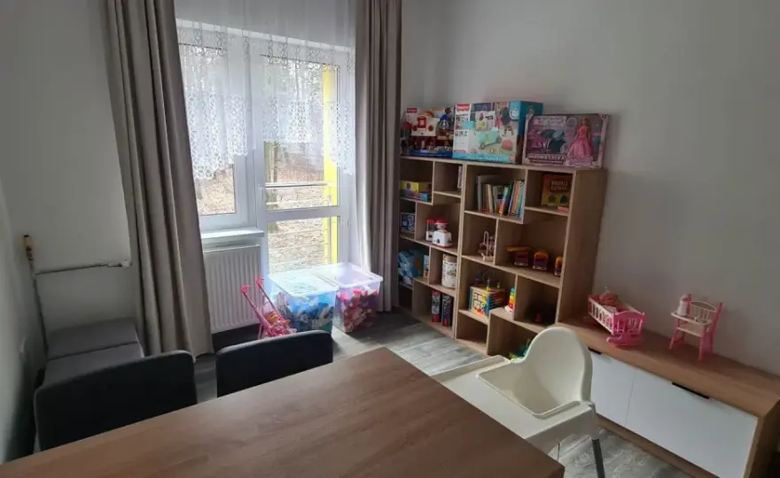 Jak wygląda dom samotnej matki? Poznaj życie w ośrodku wsparcia