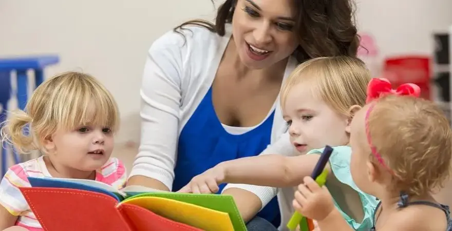 Jak wygląda dzień w żłobku? Harmonogram, zajęcia i porady dla rodziców